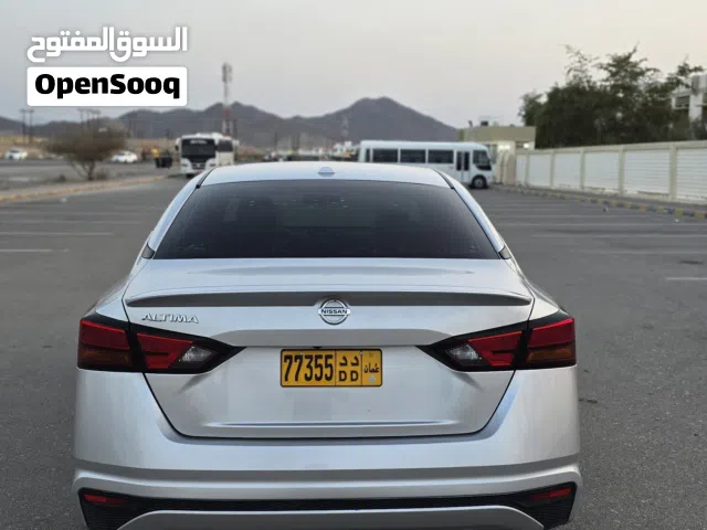 2019 نيسان التيما S