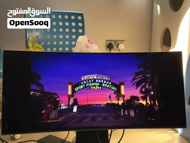 للبيع شاشة قيمنق اوليد نظيفه جداً