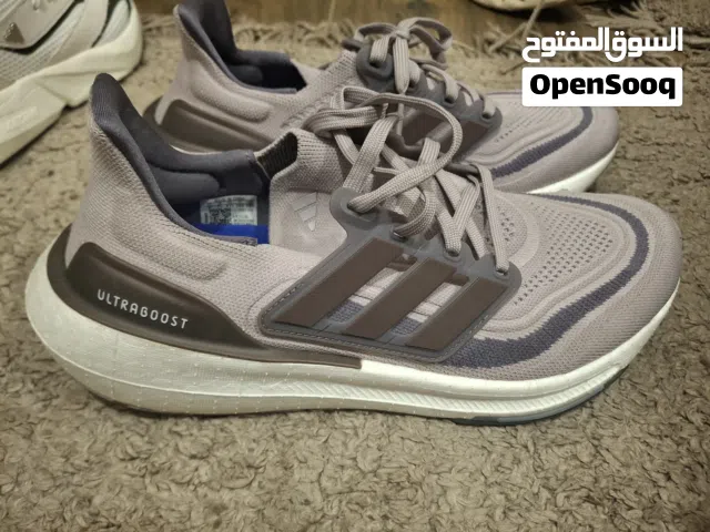 شوز اديداس اصلي مستعمل استعمال خفيف جدا