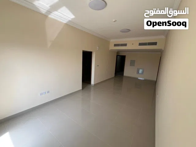 الجرف 3 - اول ساكن - خزائن فى الحائط - باركن داخل البنايه - غرفه ماستر - تكيف مركزى - سكن عائلات