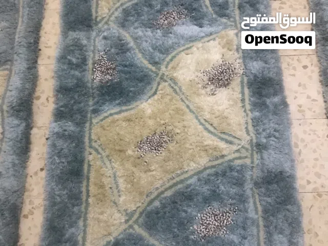 طقم سجاد 3 قطع نوعية ثقيلة ومدرج سجاد اسود بحالة ممتازة