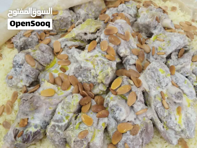 شيف طباخ شرقي وغربي وسلطات ابحث عن عمل خبره في الاكل العربي والسلطات