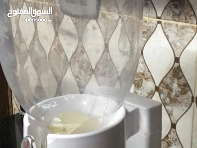 للعصير مع حنفيه