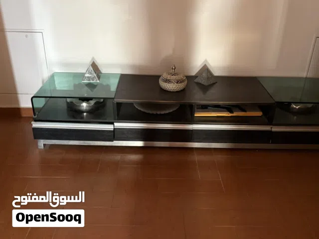 طاولة تلفزيون بحاله ممتازه