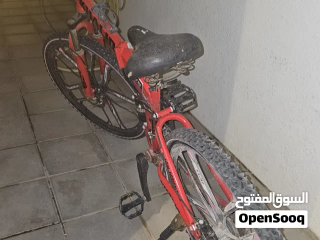 سيكل موقف سنه او اقل م اعرف ويش خربان فيه مقاس26 اخري فيه9