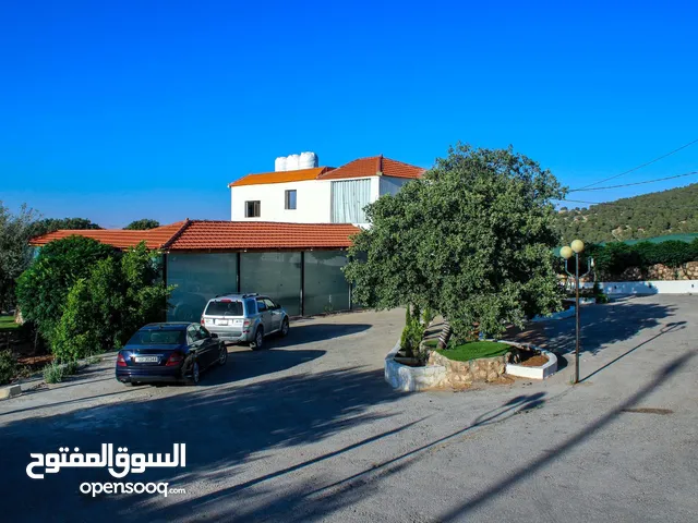 شاليه للبيع في العالوك مميز بجانب احراش