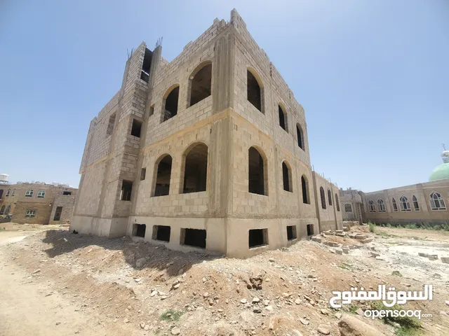 148 m2 4 Bedrooms Townhouse for Sale in Sana'a Al-Huthaily