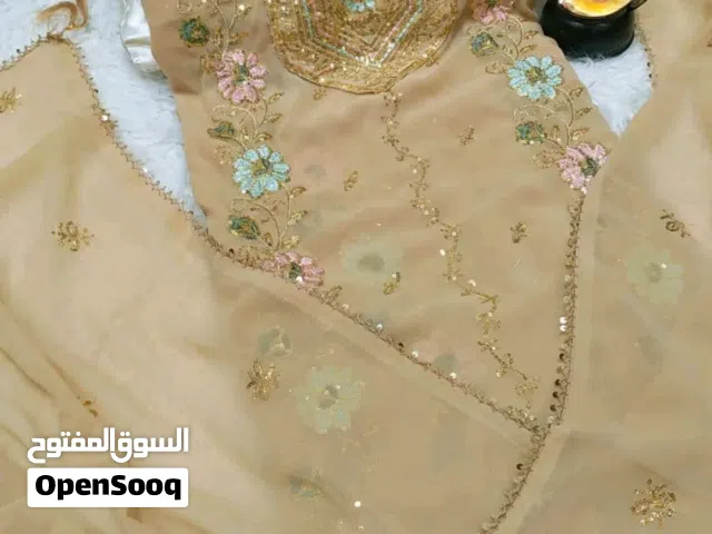 مخورات مع الشيله حرير إندونيسي