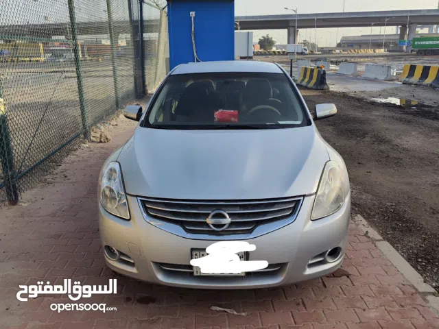 للبيع نيسان التيما 2011