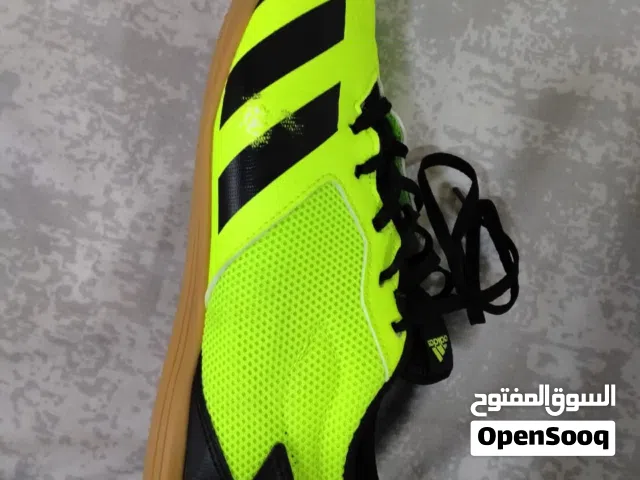 بوت اديداس زحاف اصلي نمرة 44 نوع بريداتور