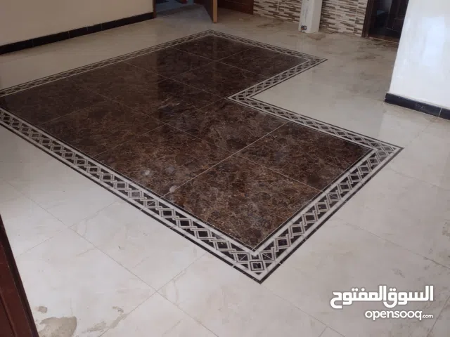 شقق لوووكس شارع تعز عند حديقة الحيوانات روووعة  مميزاتها  دور ثاني مدخلين  4 غرف و3 حمات و.صال