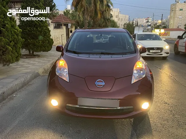 نيسان ليف SL بحالة ممتازة موديل 2014