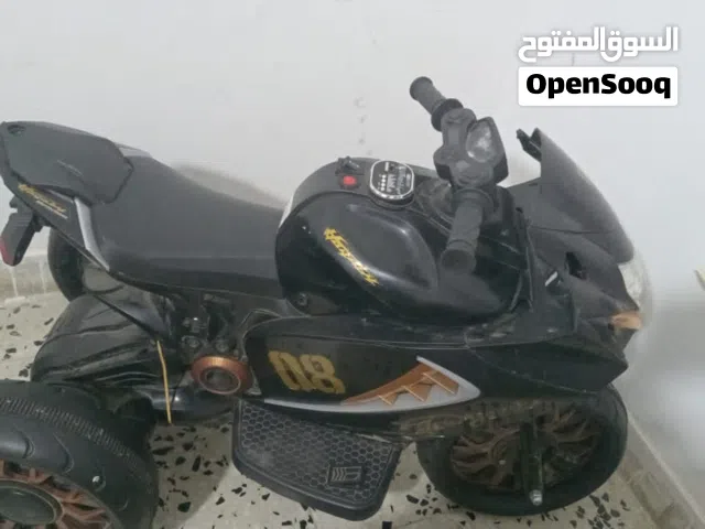 سيارة وموطو كهربائي