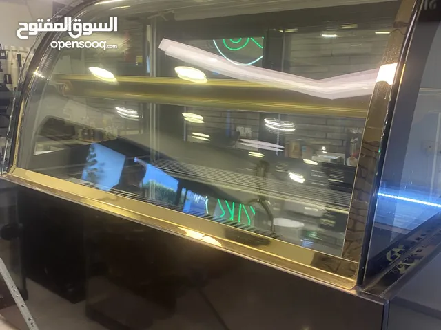 ثلاجة عرض كيكه ايطاليه نظيفه