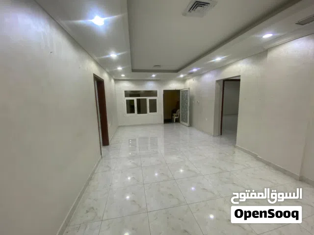 حوش ساقط مدخل خاص موقع ممتاز للإيجار