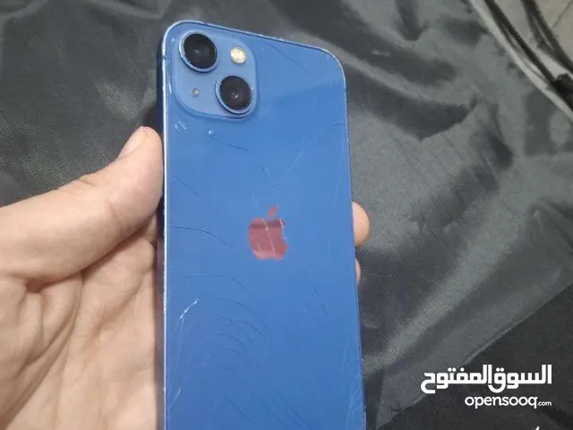 آيفون 13 ما يشتكي من أي شي بس
