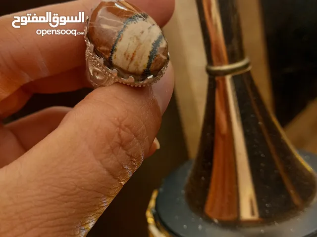 السلام عليكم شجري مصور شكلة قريب على حجر الدهن ودبس للبيع مكاني بصره قبله