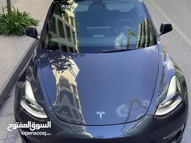 Tesla 3 فحص كامل بحاله الوكاله 2022  بسعر مناسب