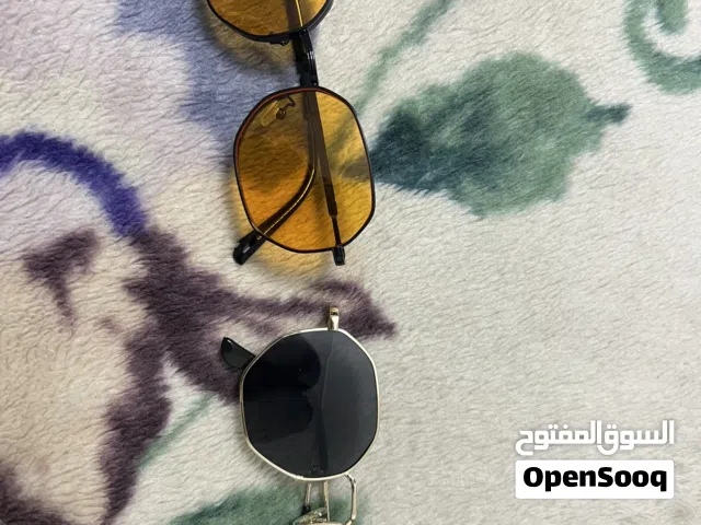 نظارات شمسية ستايل فخم عدد 2 (عدسات صفراء + عدسات سوداء) بحالة ممتازة.