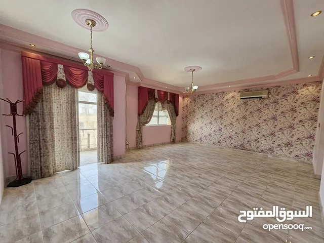 3BHK Large Apartment In Karbabad Semi Furnished With EWA For staff