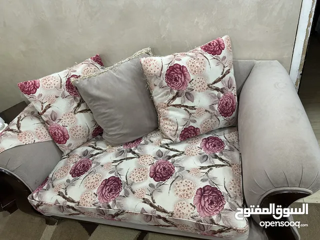 طقم كنب زان تفصيل خشب تقيل مع طاوولات جنب
