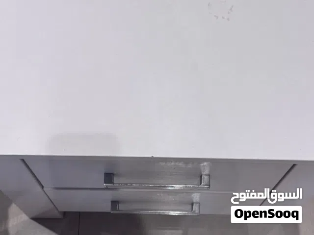 للبيع طاولتين جانبية