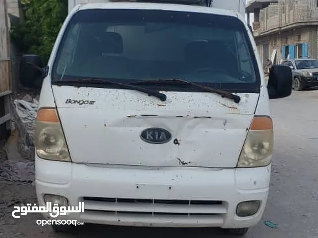 شاحنة نقل كيا مع ثلاجة كمبروسر 2008