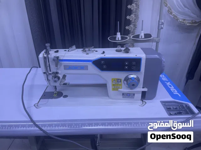 ماكنة خياطة و ماكنة تطريز الكترونية