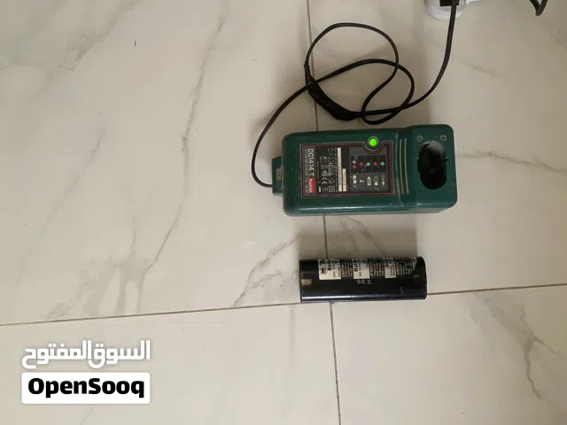للبيع شاحن ويا البتري نوع مكيتا الاصلي