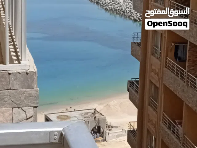 شقه مصيفيه ذو فيو روعه للبحر بسيدى بشر بعد المحروسه