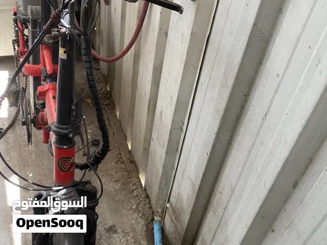 السكوتر مستعمل للبيع مايعاني من شي بس يبغا ليي اشياء بسيطا