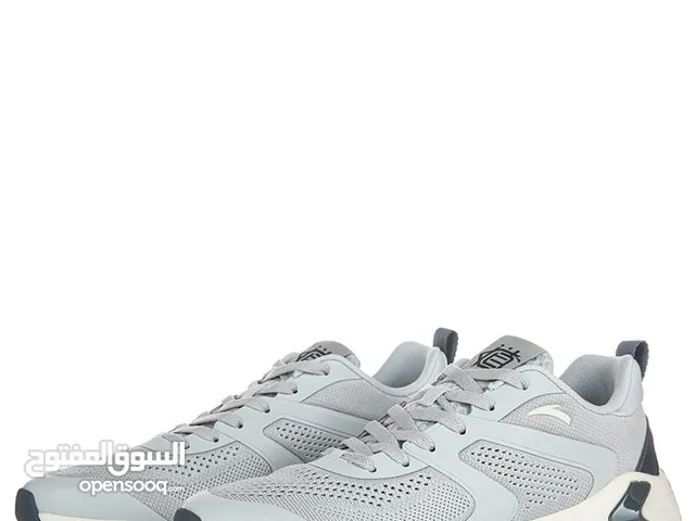 Anta original men shose size 44 fits 43 also
