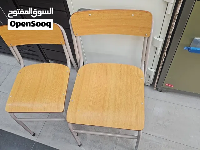 البدر للمفروشات  كراسي طاولة مدارس فقط لون بيج ولون ازرق متوافر عدد 4 ,كراسي فقط موقعنا بالخوير
