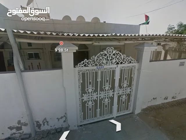 280 m2 4 Bedrooms Townhouse for Sale in Sharjah Umm Khanoor