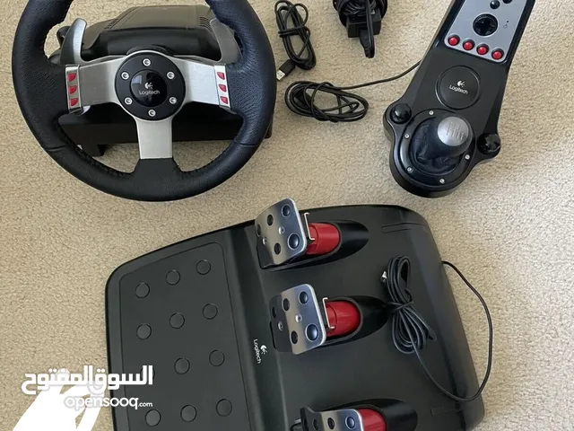 الموديل:Logitech G27 المحتويات:دركسون/3 دعسات/جير الحالة:نظيف جدًا يدعم PS3 والاجهزه الأحدث و PC