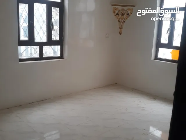 1000 m2 3 Bedrooms Apartments for Rent in Sana'a Sa'wan