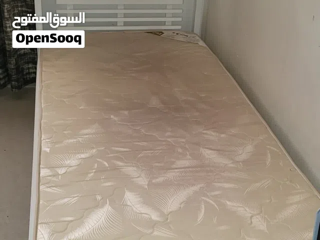 سرير شخص واحد للبيع
