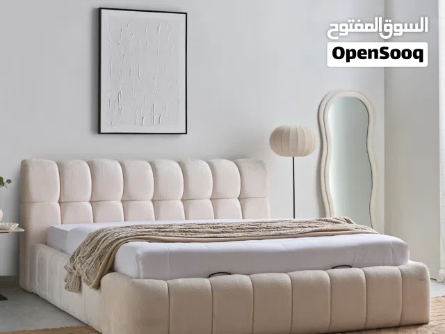 Brand New Valvet bed available for sale