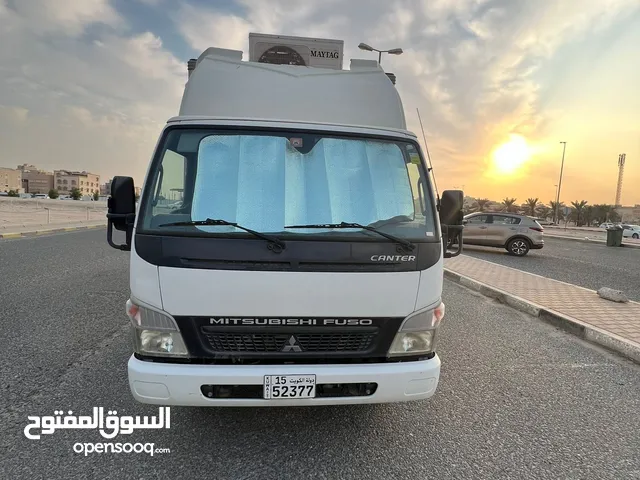 Truck Mitsubishi in Hawally