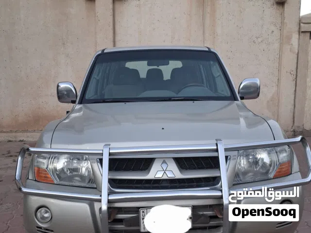 2004 ميتسوبيشي باجيرو Standard