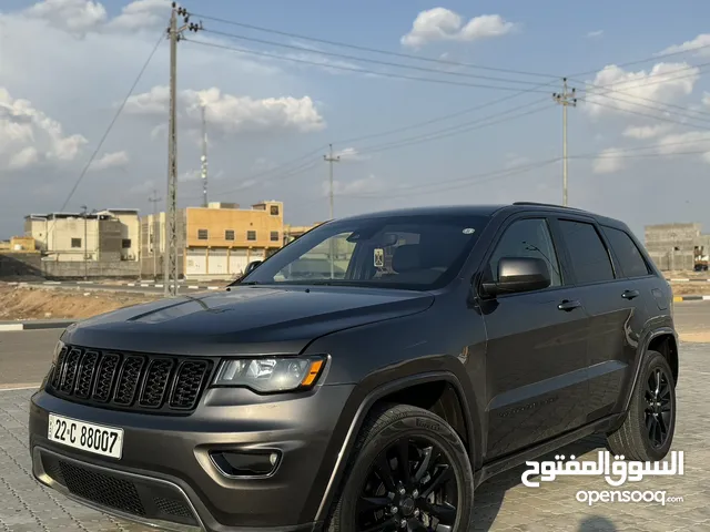 Used Jeep Grand Cherokee in Basra