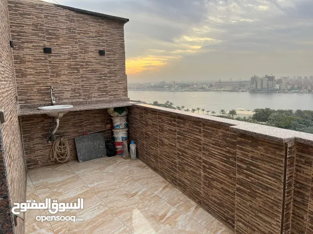 شقة علي كورنيش النيل مباشر حدائق حلوان فيو كامل علي النيل والاهرامات 10 دقائق الي كورنيش المعادي