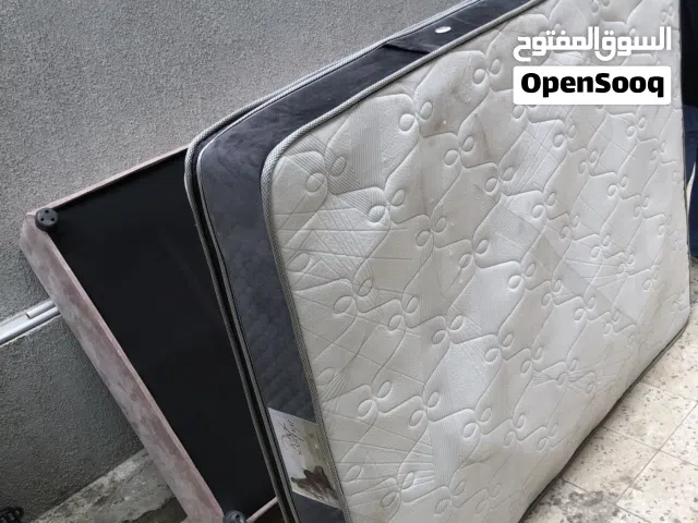 Bed mattress for sale good condition مرتبة سرير للبيع بحالة جيدة