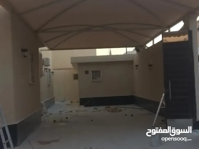 حداد ملاذ الظل
