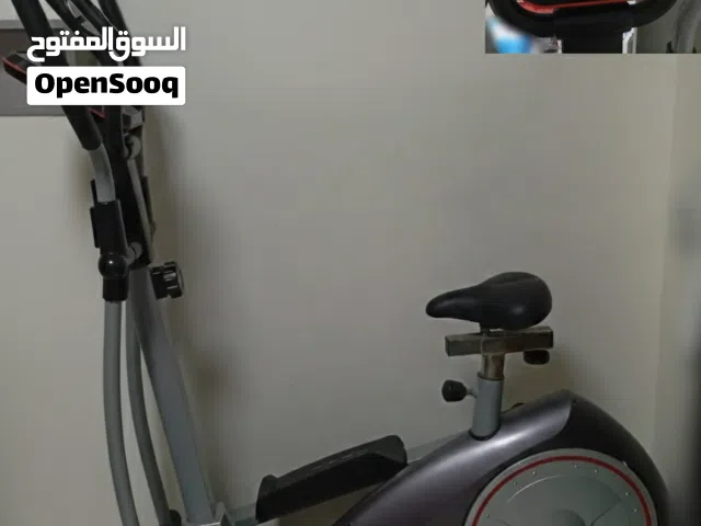 للبيع: جهاز أوربتراك ومقعد (2 في 1) بحالة ممتازة السعر قابل للتفاوض للجادين فقط