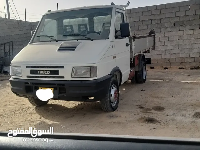 Tipper Iveco 2004 in Tripoli