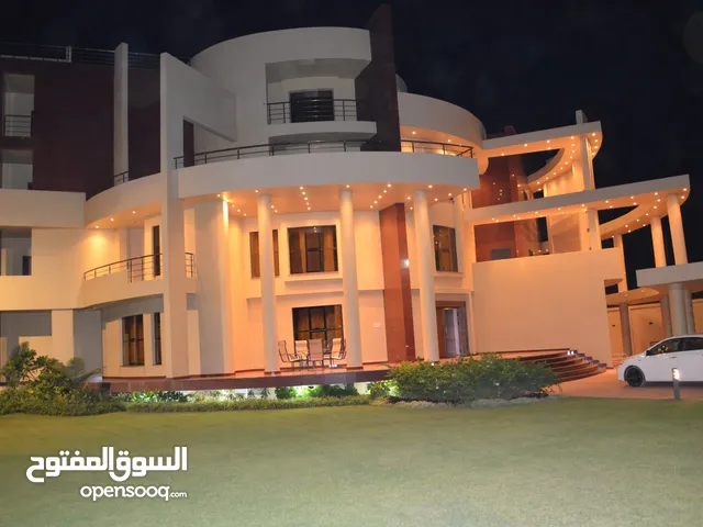 فيلا سنقل 4 اتجاهات للبيع في كافوري مربع 11