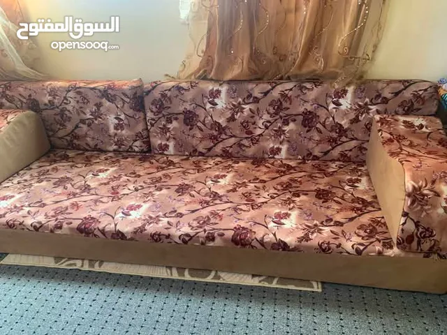 فرش للبيع موجود بأريحا بسعر جيد