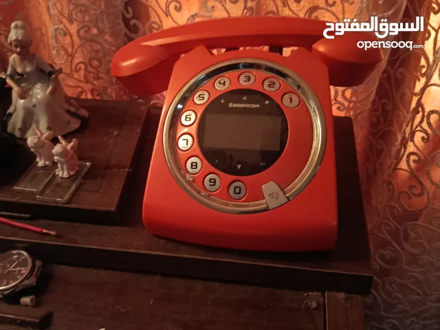 تلفون مختلف بلون مميز برتقالي