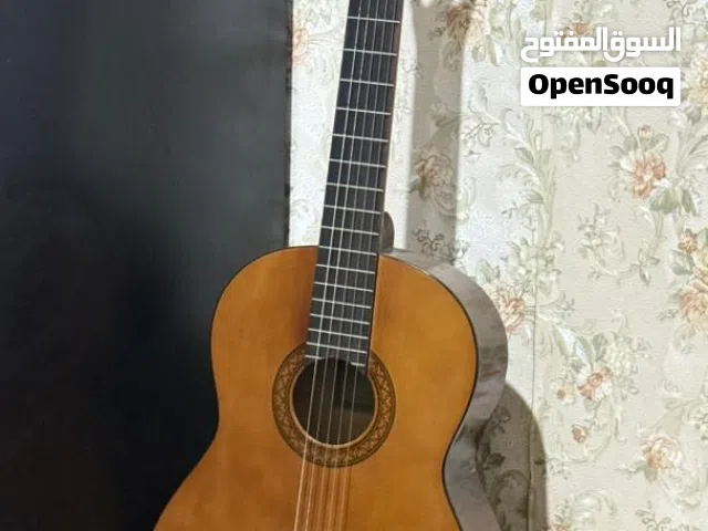 قيتار ياماها "YAMAHA C40" وكاله، وبسعر عرطه.